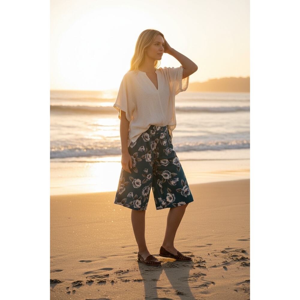 Vintage Floral Culottes Sz 28 High Rise Wide Leg Beachy Retro